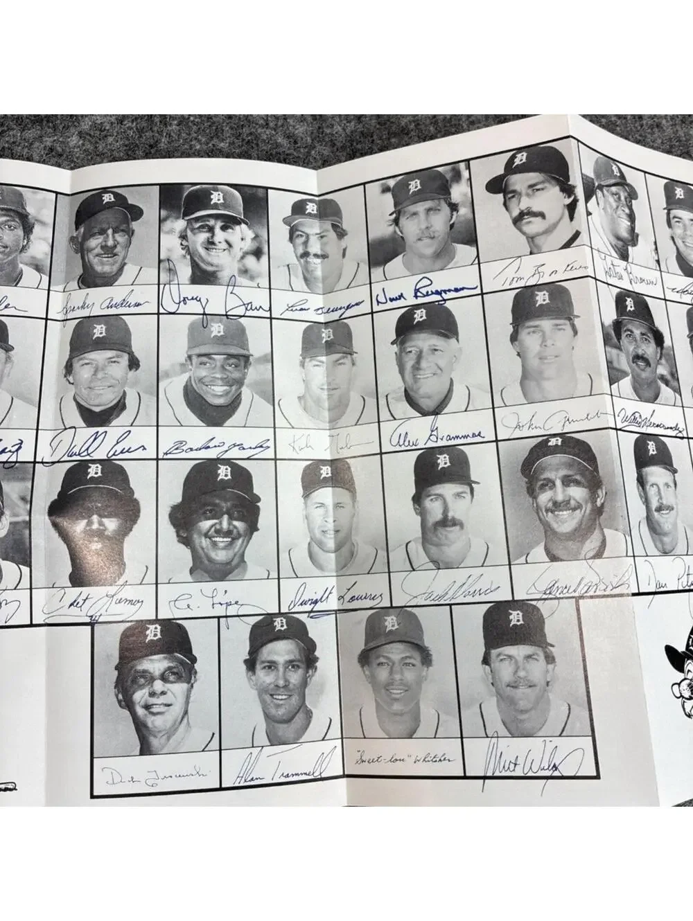 1984 Detroit Tigers Team Roster & Schedule World Series Year Facsimile Signature